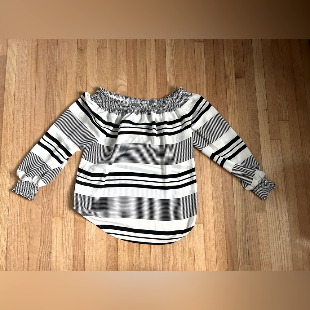 Express Off The Shoulder Balloon Sleeve Top